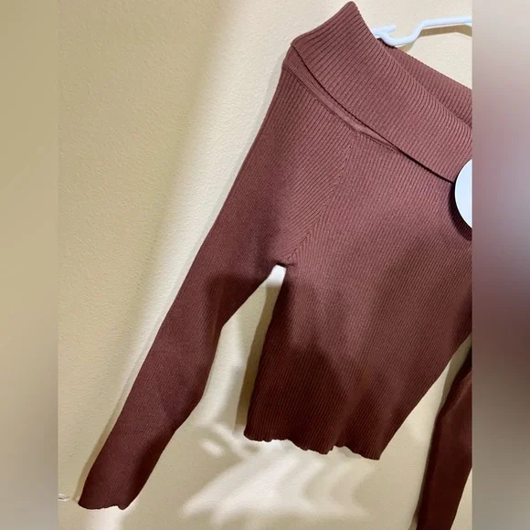 Princess Polly Brown Infinity Off The Shoulder Top NWT - Picture 5 of 12